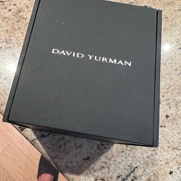 (SOLD) David Yurman 3mm Cable heart Bracelet - Picture 3 of 8